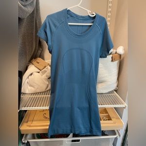 RARE COLOR lululemon swiftly tech shirt